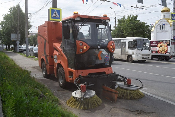 На дороги Иванова вышли новые отечественные уборочные машины